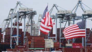 EE.UU. hace efectivo el nuevo "arancelazo" contra 60 países
