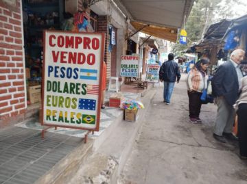 La moneda boliviana deja de ser referencia en las fronteras