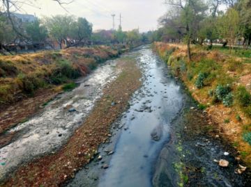 Conexiones clandestinas mantienen contaminación en quebradas del río Guadalquivir