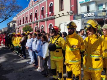 Homenajean a quienes apoyaron durante el incendio en la Cuesta de Sama