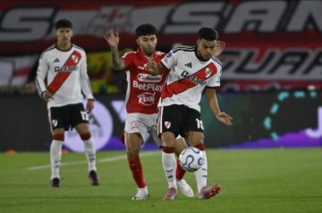 Los números que dejaron River y Santa Fe tras el empate en Colombia