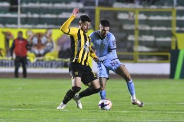 Fecha de clásicos en la Copa del fútbol boliviano