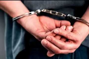 Aprehenden a cuatro falsos funcionarios de Dircabi que intentaron retirar bienes de la Alcaldía de Mairana