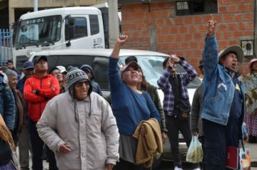 Viacha: Anuncian revisión de los protocolos militares