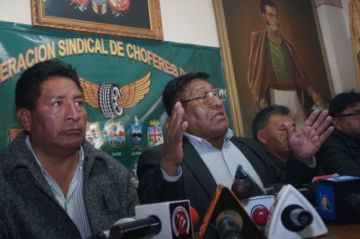 Ampliado: Chóferes definirán en Santa Cruz acciones contra el “dieselazo” 