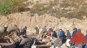 Luto en el magisterio potosino: cinco maestros y un conductor mueren tras caída de minibús