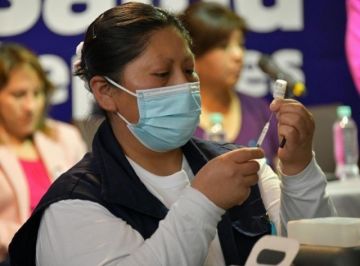 Trabajadores en salud exigen esclarecer bono vacuna 2026