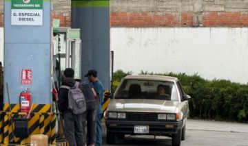 Doble presión en Tarija: menos gasolina y micros en las calles
