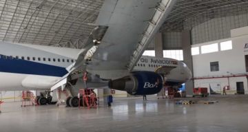 BoA celebra 19 años de conectividad destacando su capacidad técnica en su hangar de Cochabamba