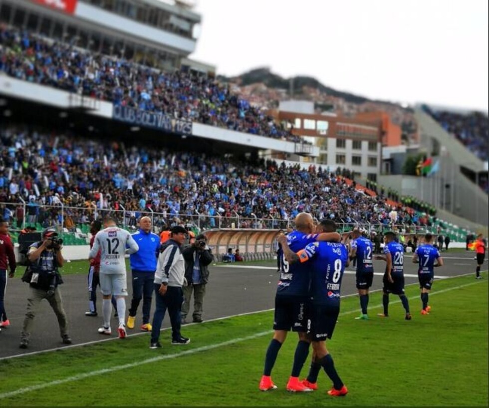 Bolívar ahoga la fiesta atigrada y se impone 3-0 en el clásico paceño 209