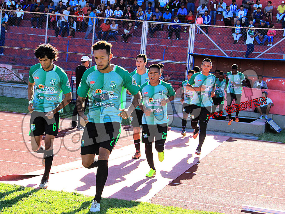 Bermejo no afloja e iguala a Petrolero en el liderato