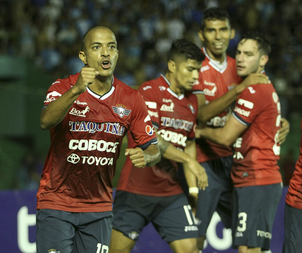 El club Wilstermann superó a Blooming y pasó a semifinales