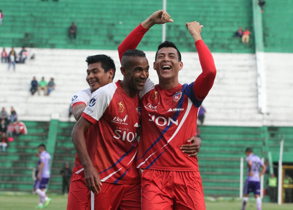Royal Pari da el primer paso ante Real Potosí