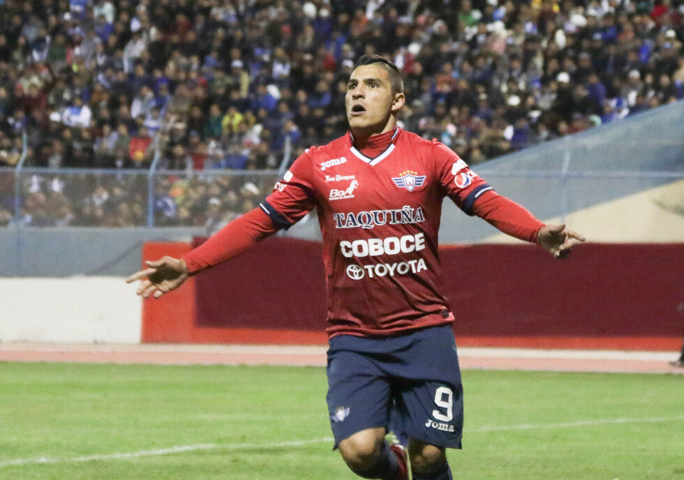 Wilstermann marcha a paso firme