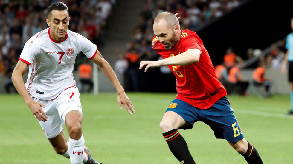 Iniesta, el cuarto con más partidos en España