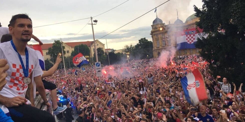 Croatas recibieron como héroes a sus seleccionados