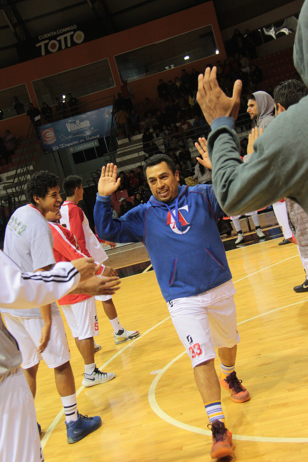 Vikingos con equipo completo piensa en el clásico ante La Salle