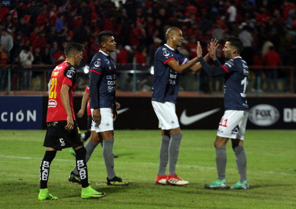 Wilstermann logra empatar ante el Cuenca de Ecuador