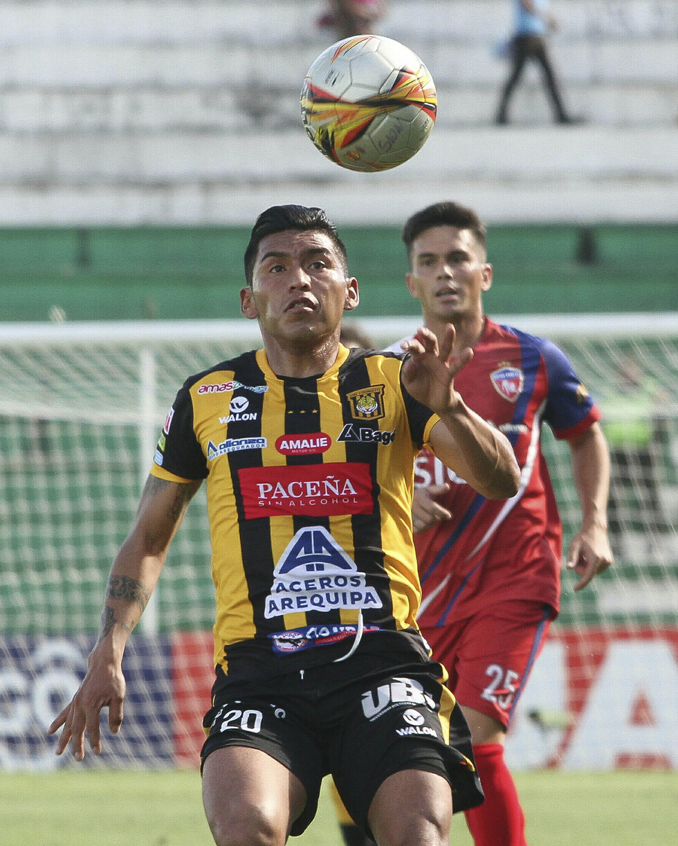 Royal Pari y The Strongest en un partido atrayente