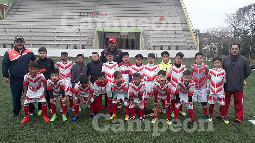 El elenco de Cercado ganó el sub-9 de fútbol