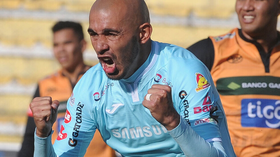 Bolívar desmantela a Destroyers con goleada
