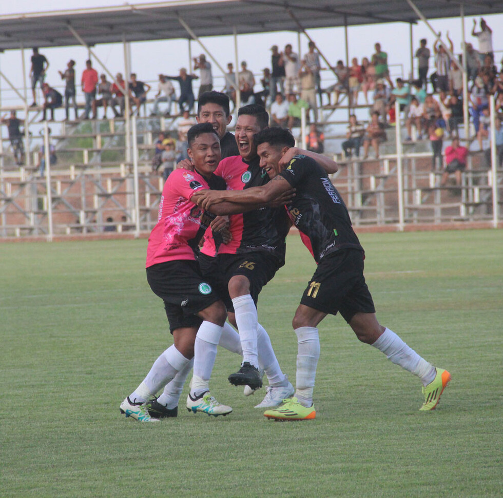 Petrolero gana y no baja los brazos por la clasificación