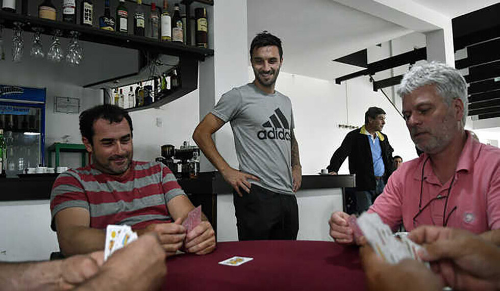 Sccoco atiende en su pueblo un buffet (VIDEO)