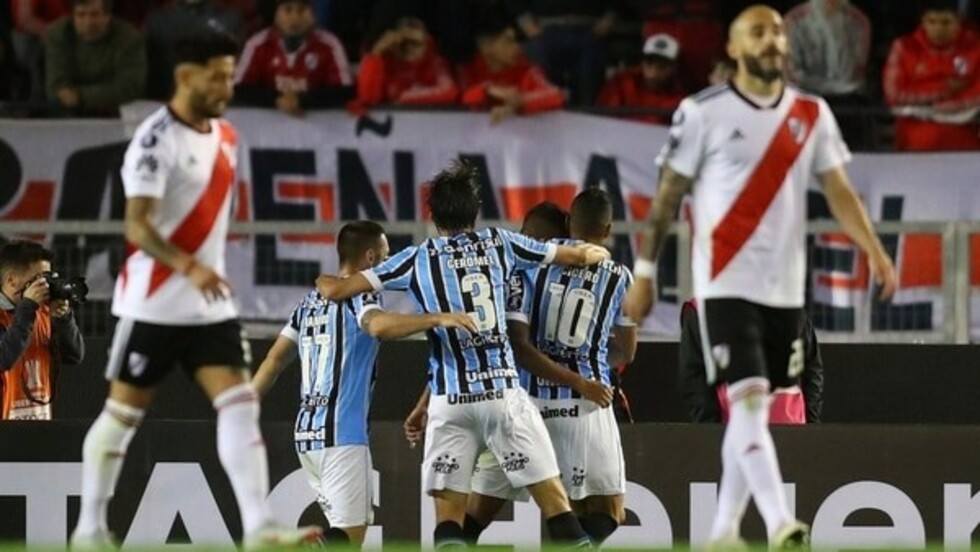Gremio sorprendió a River Plate en el Monumental