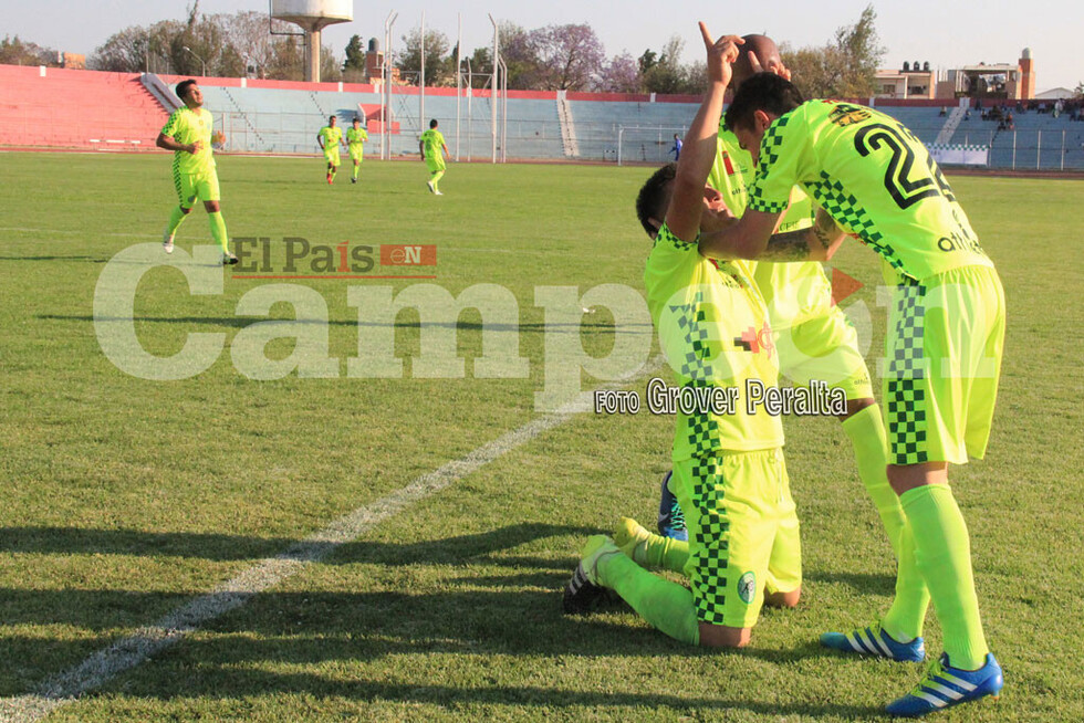 Industrial gana en Camargo  y acaricia la clasificación