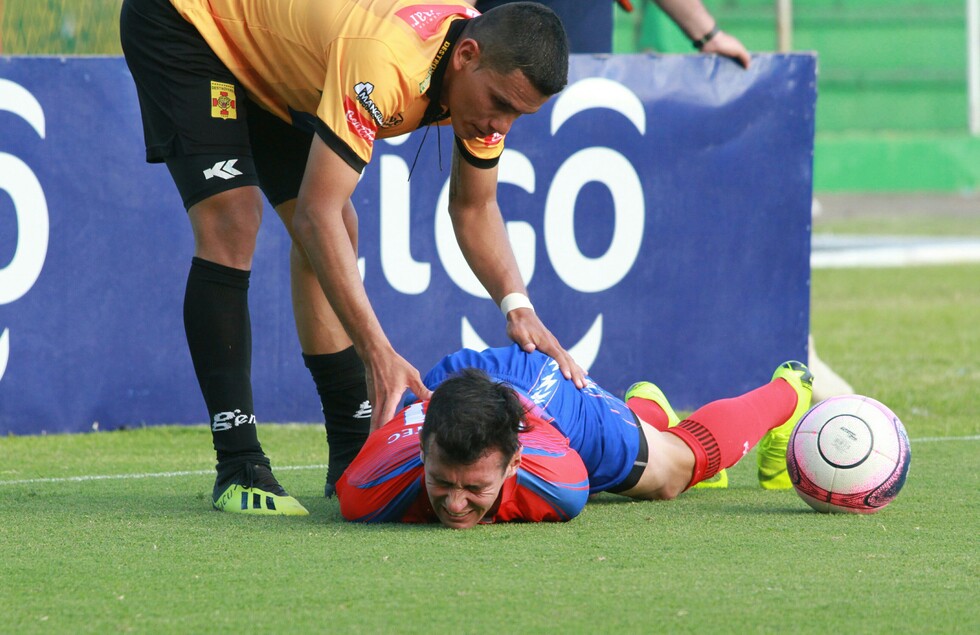 Destroyers sentencia a Universitario al descenso