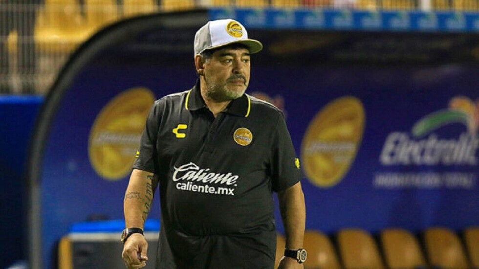 Maradona renueva su contrato con los Dorados de Sinaloa