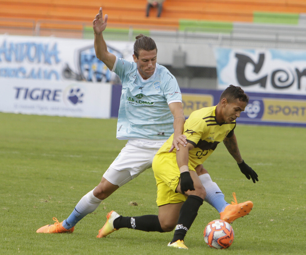 Destroyers y Royal Pari buscan tomar el liderato