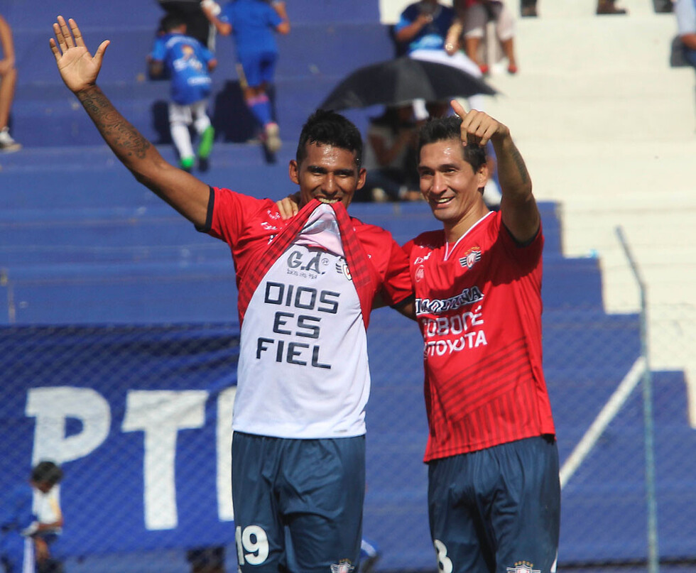 Wilstermann liquidó a Sport Boys en Santa Cruz
