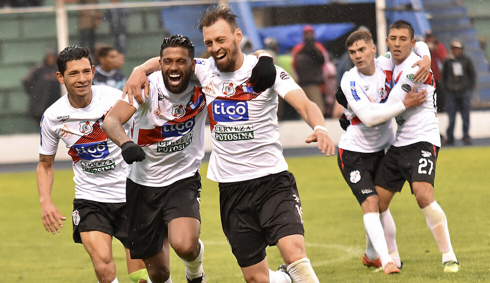 El Nacional Potosí de Nelvin  Soliz toma la cima del torneo