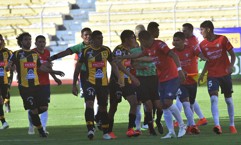 El Tigre gana en un partido que termina en bochorno
