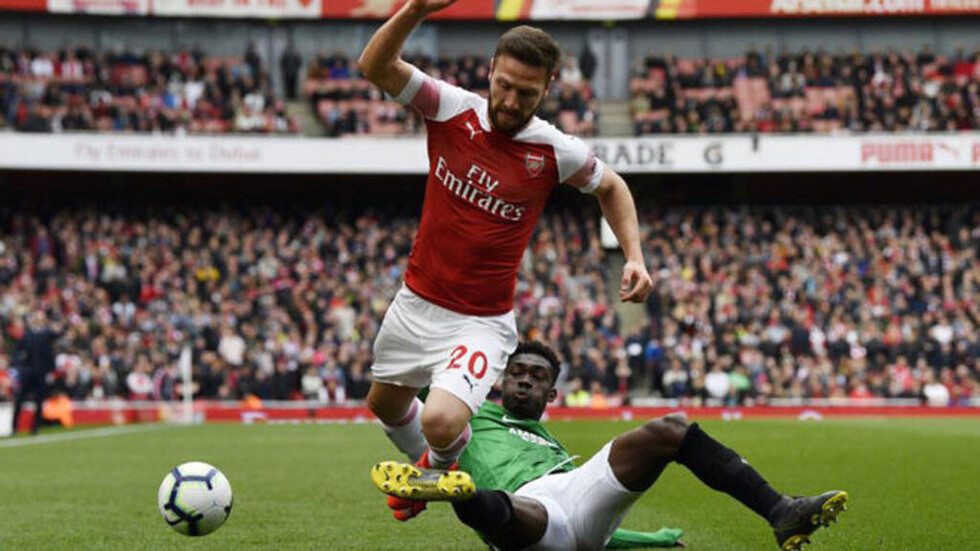 El club Arsenal pincha y se queda virtualmente fuera de Champions