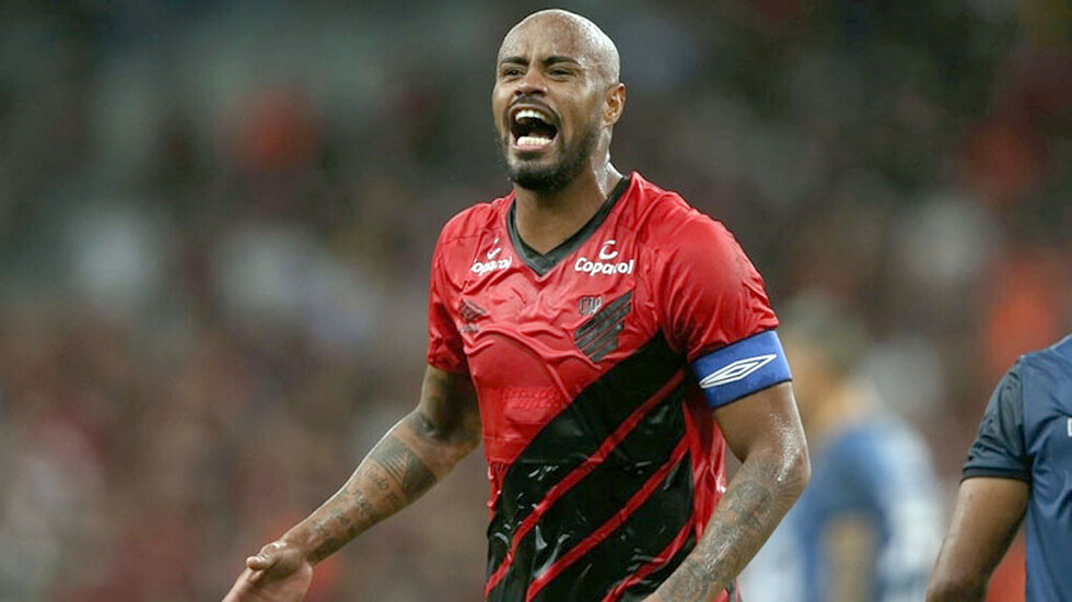Suspendieron por doping positivo a dos jugadores del Atlético Paranaense