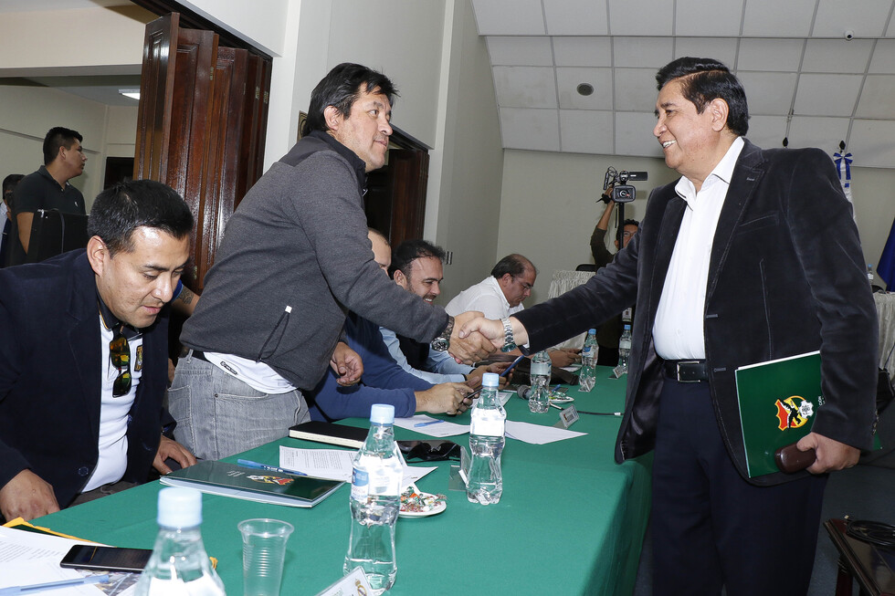 Con poca autocrítica, Salinas arremete contra la Selección