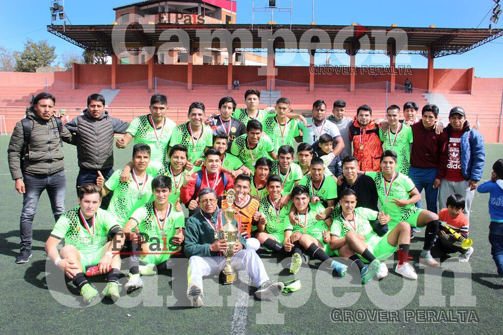 Postales de Real Sociedad, campeón  de la Primera “B”