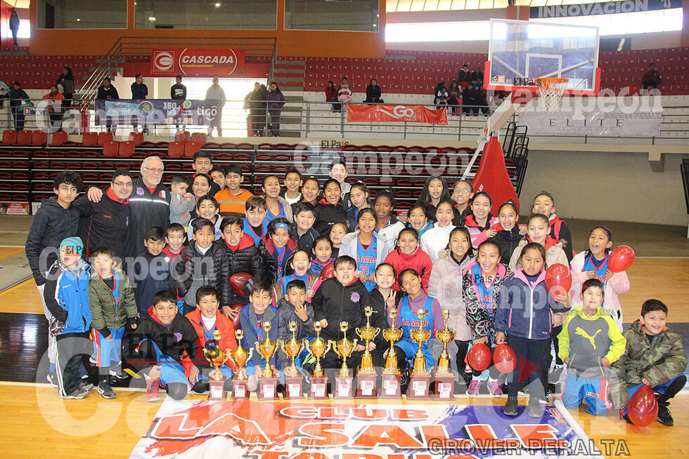 Postales de la premiación de la temporada pasada e inauguración de la nueva del básquet