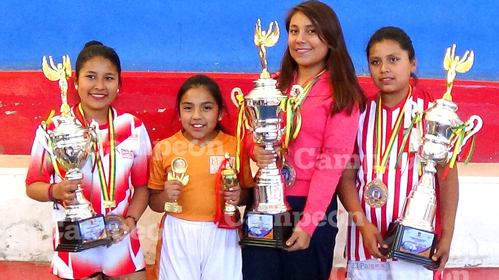 Tarijeñas destacan a nivel nacional en el tenis de mesa