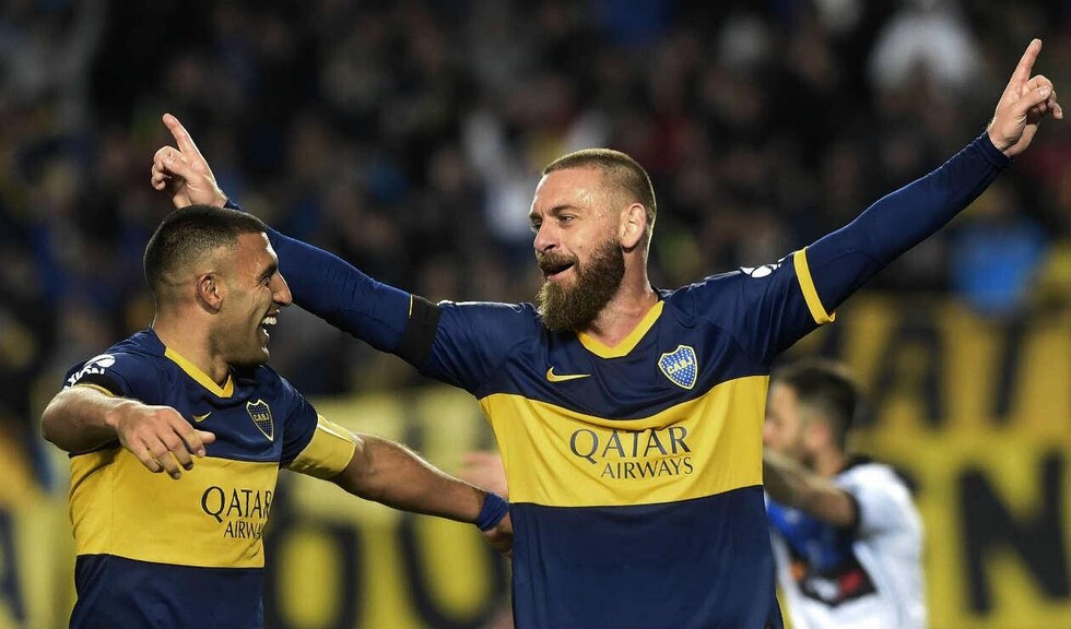 De Rossi aparece en el equipo titular para enfrentar a Banfield
