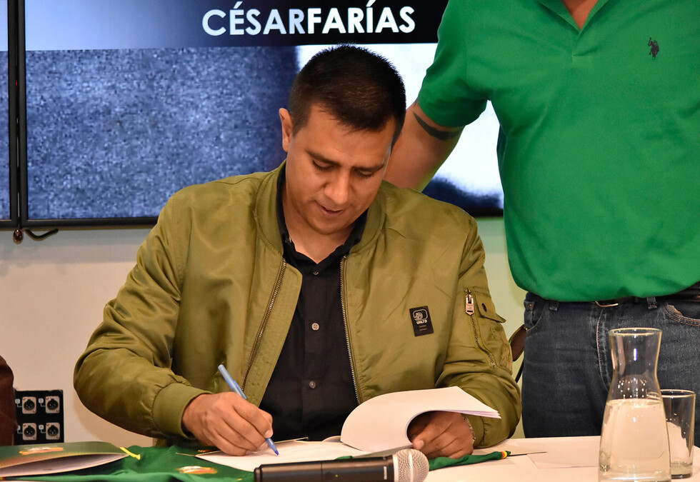 Empezó el ciclo César Farías a la cabeza de la Selección