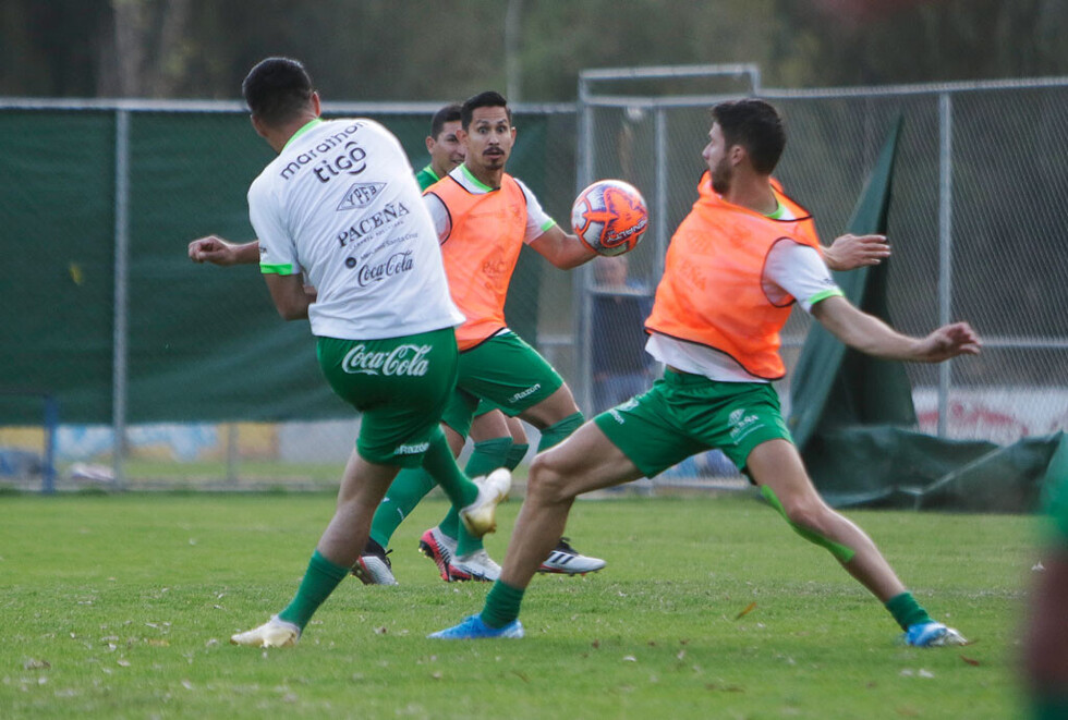 La selección boliviana realizó prácticas en Quito