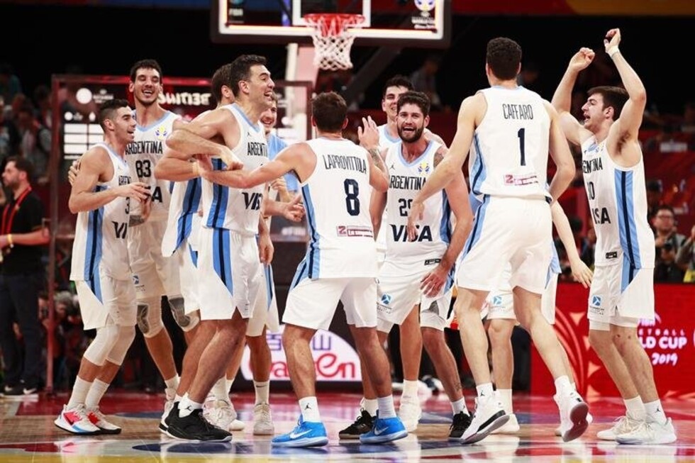 Scola lleva a Argentina a la final a costa de Francia