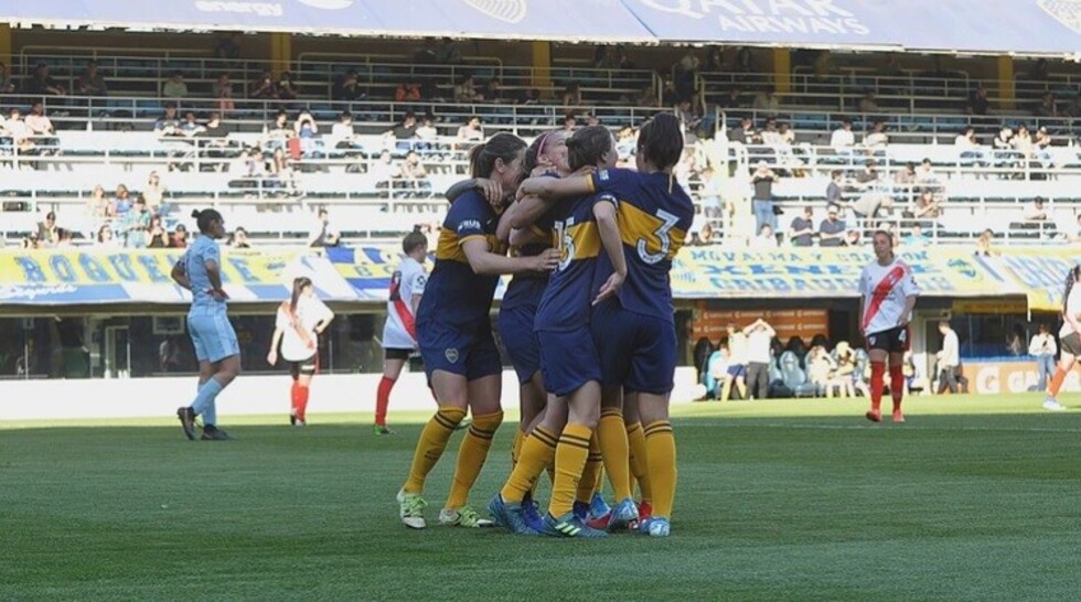 Boca vapuleó a River en el primer superclásico profesional femenino
