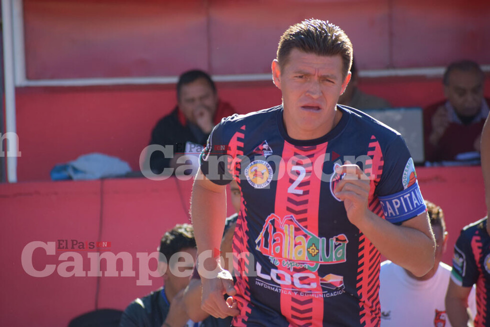 "Colorado" Hoyos: El fenómeno San Lorenzo, la ilusión de Llallagua y la Selección