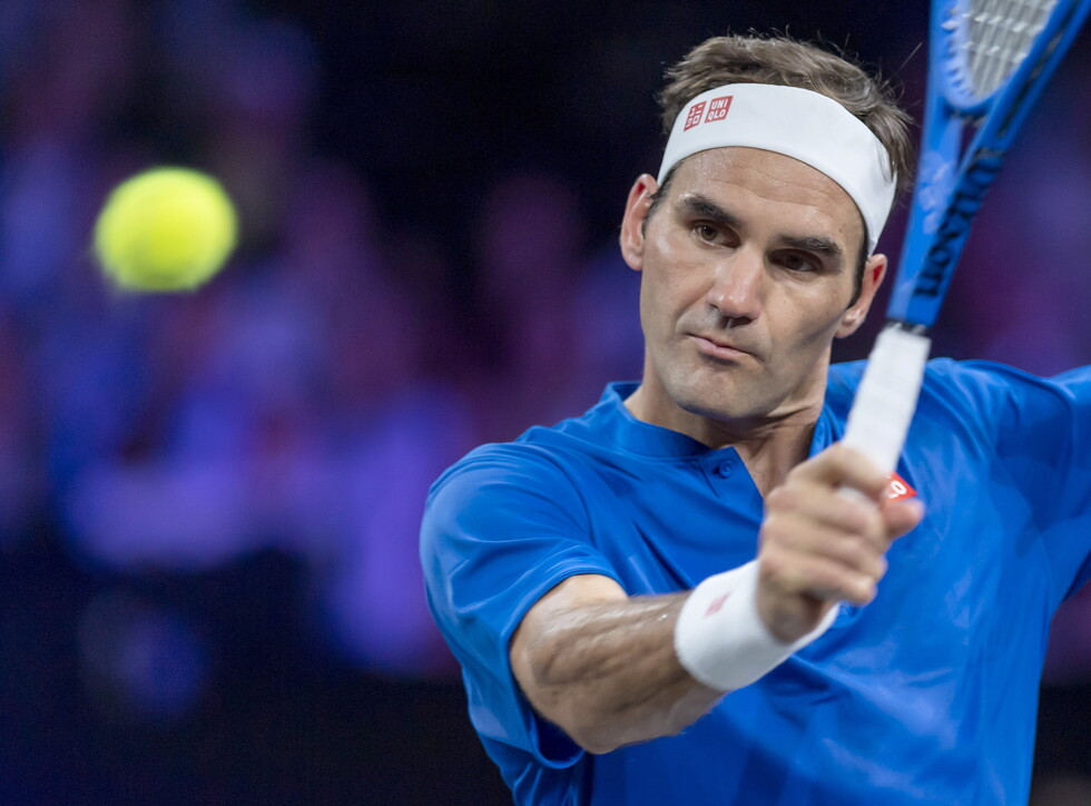 Federer avanza, Medvedev arrasa y Murray dice adiós