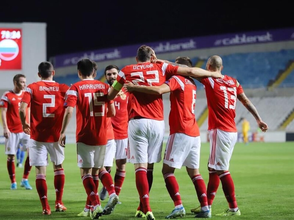 Rusia y Polonia apuntan su nombre en la Eurocopa 2020
