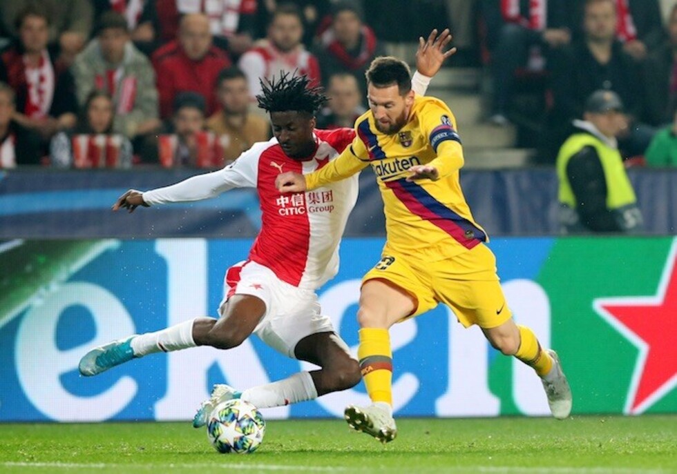Victoria y liderato del Barcelona con muchas dudas en el partido